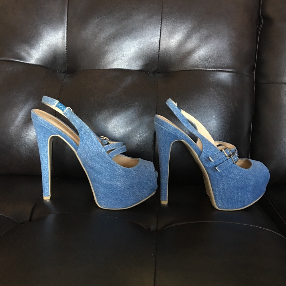Shoe Dazzle Denim shoes